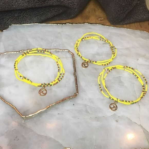 SUMMER YELLOW Three Strand Beaded Bracelets! - Picture 3 of 8